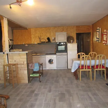 En Bois Apartment *